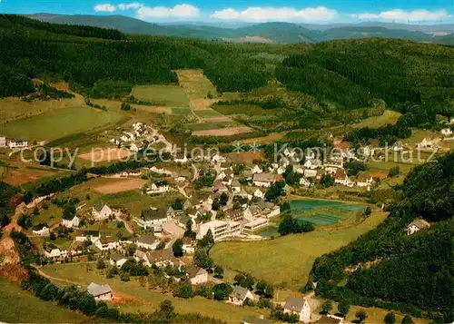 AK / Ansichtskarte Kirchhundem Fliegeraufnahme Gesamtansicht Kirchhundem