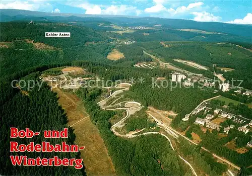 AK / Ansichtskarte Winterberg_Hochsauerland Fliegeraufnahme Turmrestaurant Kahler Asten Bob  und Rodelbahn  Winterberg Winterberg_Hochsauerland