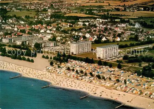 AK / Ansichtskarte Groemitz_Ostseebad Fliegeraufnahme Strandpanorama Campingplatz Groemitz_Ostseebad