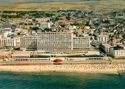 AK / Ansichtskarte Westerland_Sylt Fliegeraufnahme Kurzentrum Strand Westerland_Sylt