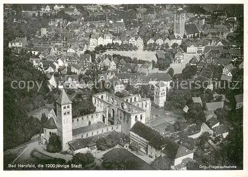 AK / Ansichtskarte Bad_Hersfeld Fliegeraufnahme mit Schloss und Kirche Bad_Hersfeld