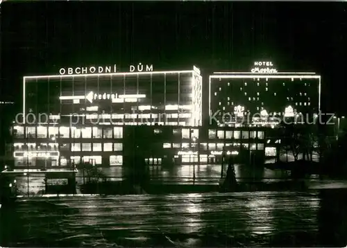 AK / Ansichtskarte Gottwaldov_Tschechien Obchodni dum Warenhaus Predvoj Markthalle u. Hotel Moskva Gottwaldov Tschechien