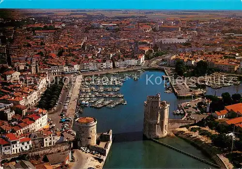 AK / Ansichtskarte La_Rochelle_76 Vue aerienne du port et les tours 