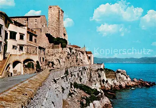 AK / Ansichtskarte Antibes_Alpes_Maritimes Chateau Musee Grimaldi et les remparts Antibes_Alpes_Maritimes