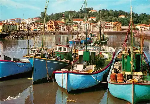 AK / Ansichtskarte Saint Jean de Luz Le port Bateaux de peche au fond Quai Maurice Reavel a Ciboure Saint Jean de Luz