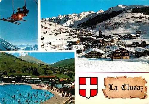 AK / Ansichtskarte La_Clusaz Vue generale aves la chaine des Aravis Alpes Piscine Sports d hiver La_Clusaz