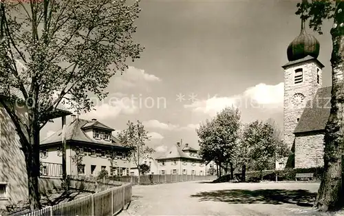 AK / Ansichtskarte Neusorg_Fichtelgebirge Ortspartie mit Kirche Neusorg Fichtelgebirge