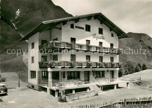 AK / Ansichtskarte Samnaun_Dorf Berghotel Engadin Samnaun Dorf