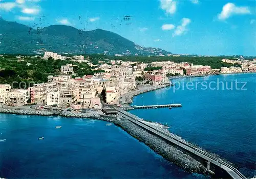 AK / Ansichtskarte Ischia_Ponte Fliegeraufnahme Panorama Ischia Ponte