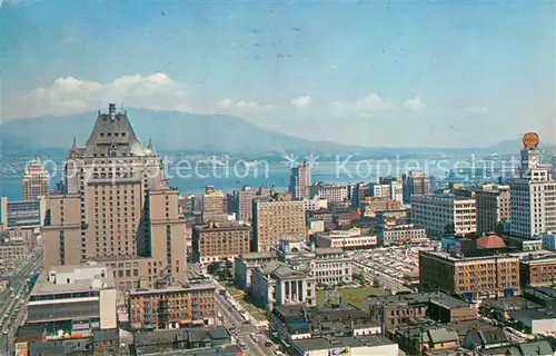 AK / Ansichtskarte Vancouver_BC_Canada Downtown Court House Square Vancouver Harbour North Vancouver Berge 