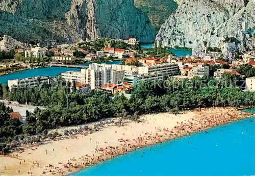 AK / Ansichtskarte Omis Kuestenort Hotels Strand Omis