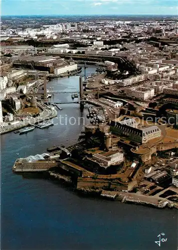 AK / Ansichtskarte Brest_29 Fliegeraufnahme L entree de la Penfeld et le Chateau Prefecture maritime 
