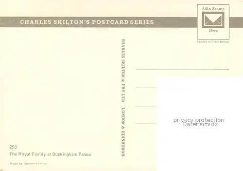 AK / Ansichtskarte Queen The Royal Family  Queen