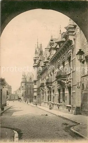AK / Ansichtskarte Douai_59 Perspective vers lHotel de Ville 