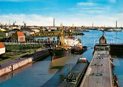 AK / Ansichtskarte Bremerhaven Doppelschleuse u. Fischereihafen Bremerhaven