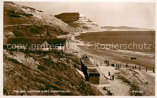 AK / Ansichtskarte Charmouth The Bay Looking East Charmouth