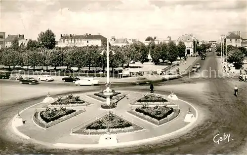 AK / Ansichtskarte Les_Sables d_Olonne_85 Place de la Liberte 