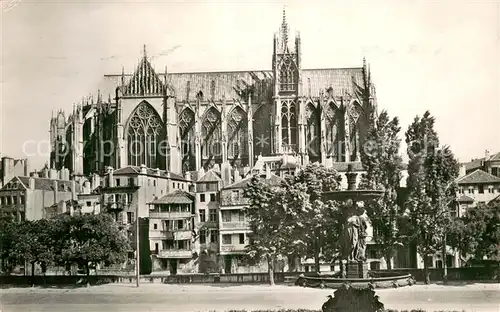AK / Ansichtskarte Metz_Moselle La Cathedrale Vue de la Place de la Comedie Metz_Moselle