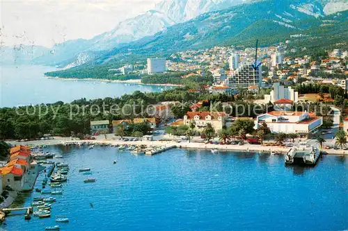 AK / Ansichtskarte Makarska_Dalmatien Panorama Hafen Kuestenort Berge Makarska Dalmatien
