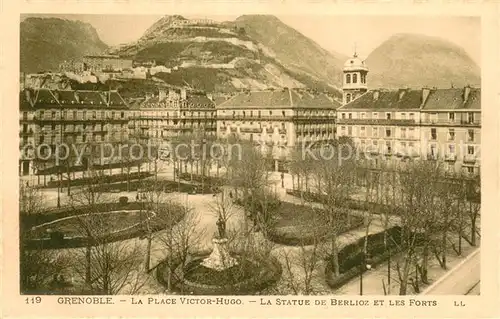 AK / Ansichtskarte Grenoble_38 La Place Victor Hugo La Statue de Berlioz et les Forts 