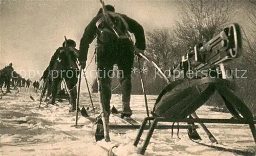 AK / Ansichtskarte Militaria_Maschinengewehr Biathlon  Militaria Maschinengewehr