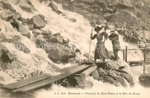 AK / Ansichtskarte Chamonix Cascade du Nant Blanc a la Mer de Glace Chamonix