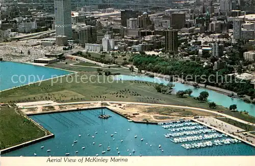 AK / Ansichtskarte Milwaukee_Wisconsin Fliegeraufnahme McKinley Marina 