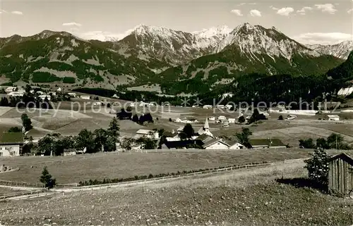 AK / Ansichtskarte Obermaiselstein Gesamtansicht mit Alpenpanorama Obermaiselstein