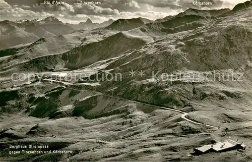 AK / Ansichtskarte Strelapass Berghaus Strelapass mit Tinzenhorn und Koerbshorn Strelapass