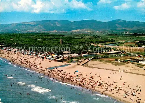 AK / Ansichtskarte Castelldefels Fliegeraufnahme Camping Tres Estrellas u. Strand Castelldefels