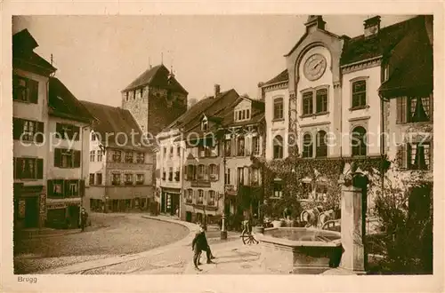 AK / Ansichtskarte Brugg_AG Ortspartie mit Brunnen Militaerpost Brugg_AG