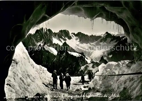 AK / Ansichtskarte Les_Grandes_Jorasses vista dalla grotta del Chiacciaio du Midi Gletscher Grotte Alpen 