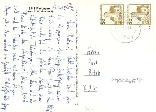 AK / Ansichtskarte Fladungen Brunnen Kirche Marktplatz Fachwerkhaus Stadtmauer Turm Fladungen