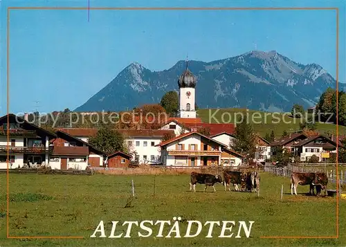 AK / Ansichtskarte Altstaedten_Allgaeu Ortsansicht mit Kirche Blick zum Gruenten Allgaeuer Alpen Altstaedten_Allgaeu