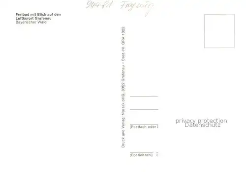 AK / Ansichtskarte Grafenau_Niederbayern Freibad mit Blick auf den Ort Grafenau Niederbayern