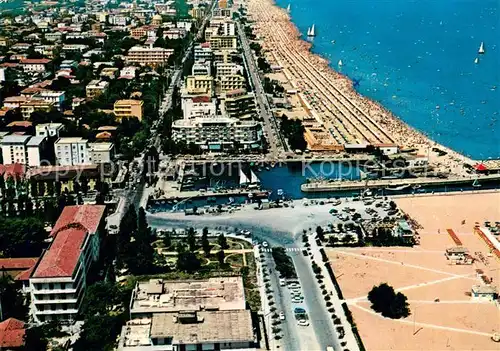 AK / Ansichtskarte Riccione_Italia Fliegeraufnahme Panorama Strand u. Stadt 