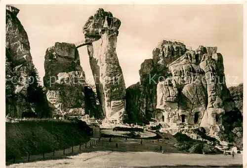 AK / Ansichtskarte Externsteine Nationalheiligtum Externsteine Teutoburgerwald Vorderansicht Externsteine