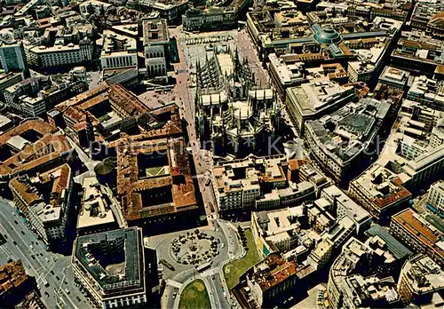AK / Ansichtskarte Milano Fliegeraufnahme Piazza del Duomo   Dom Platz Milano