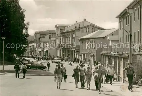 AK / Ansichtskarte Heringsdorf_Ostseebad_Usedom Friedensstrasse Fussgaenger Heringsdorf_Ostseebad