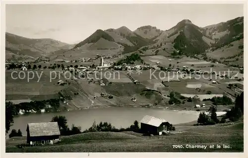 AK / Ansichtskarte Charmey_FR et le lac 