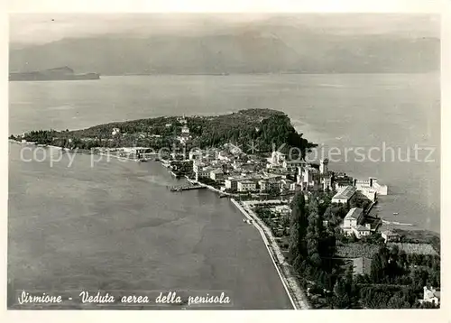 AK / Ansichtskarte Sirmione_Lago_di_Garda Veduta aerea della penisola Sirmione_Lago_di_Garda