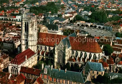 AK / Ansichtskarte Sens_89 Vue aerienne de la cathedrale Saint Etienne avec sa tour de pierre 
