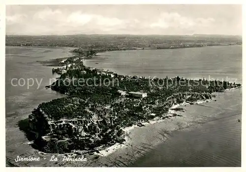 AK / Ansichtskarte Sirmione_Lago_di_Garda La Penisola Fliegeraufnahme Sirmione_Lago_di_Garda