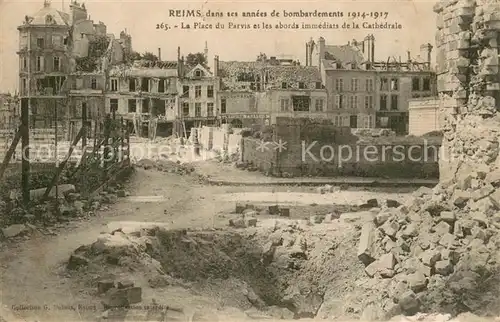 AK / Ansichtskarte Reims_51 La Place du Parvis et les abords immediats de la Cathedrale apres de bombardements 