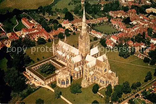 AK / Ansichtskarte Salisbury_Wiltshire Cathedral aerial view 