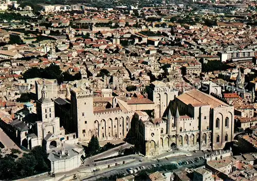 AK / Ansichtskarte Avignon_Vaucluse Le Palais des Papes Cathedrale ND des Doms Vue aerienne Avignon Vaucluse