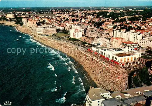 AK / Ansichtskarte Biarritz_Pyrenees_Atlantiques La grande plage Biarritz_Pyrenees