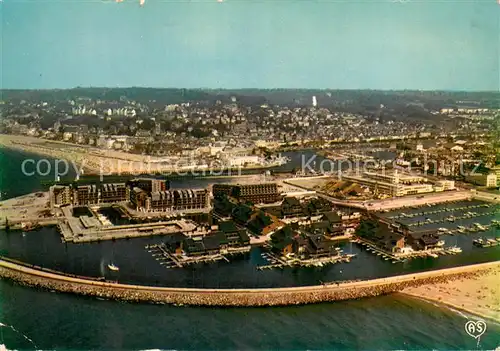 AK / Ansichtskarte Deauville sur Mer La Plage Fleurie Vue generale des Marinas 