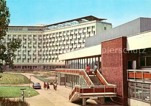 AK / Ansichtskarte Klink_Waren FDGB Ferienobjekt Erholungsheim Herbert Warnke Innenhof Klink Waren