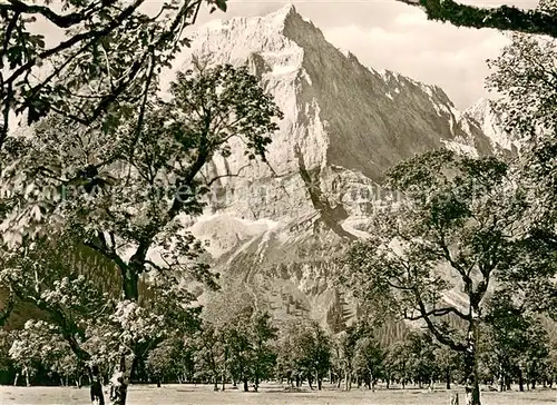 AK / Ansichtskarte Karwendel Grosser Ahornboden in d. Eng m. Spritzkarspitze Karwendel